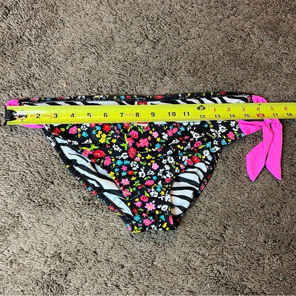 Guess floral print bikini style #20569 size large A80 - Picture 4 of 14